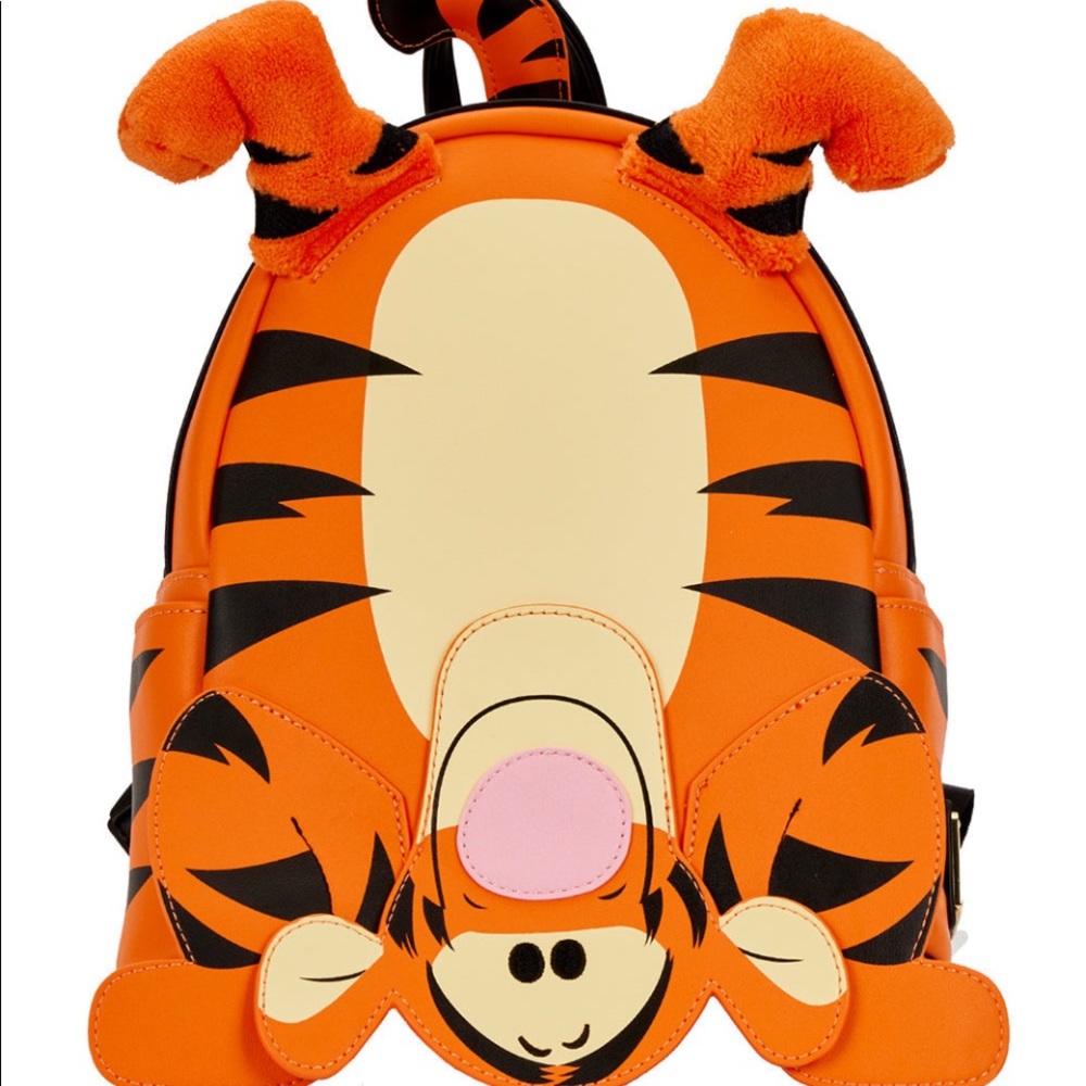 Nwt loungefly Disney tigger backpack